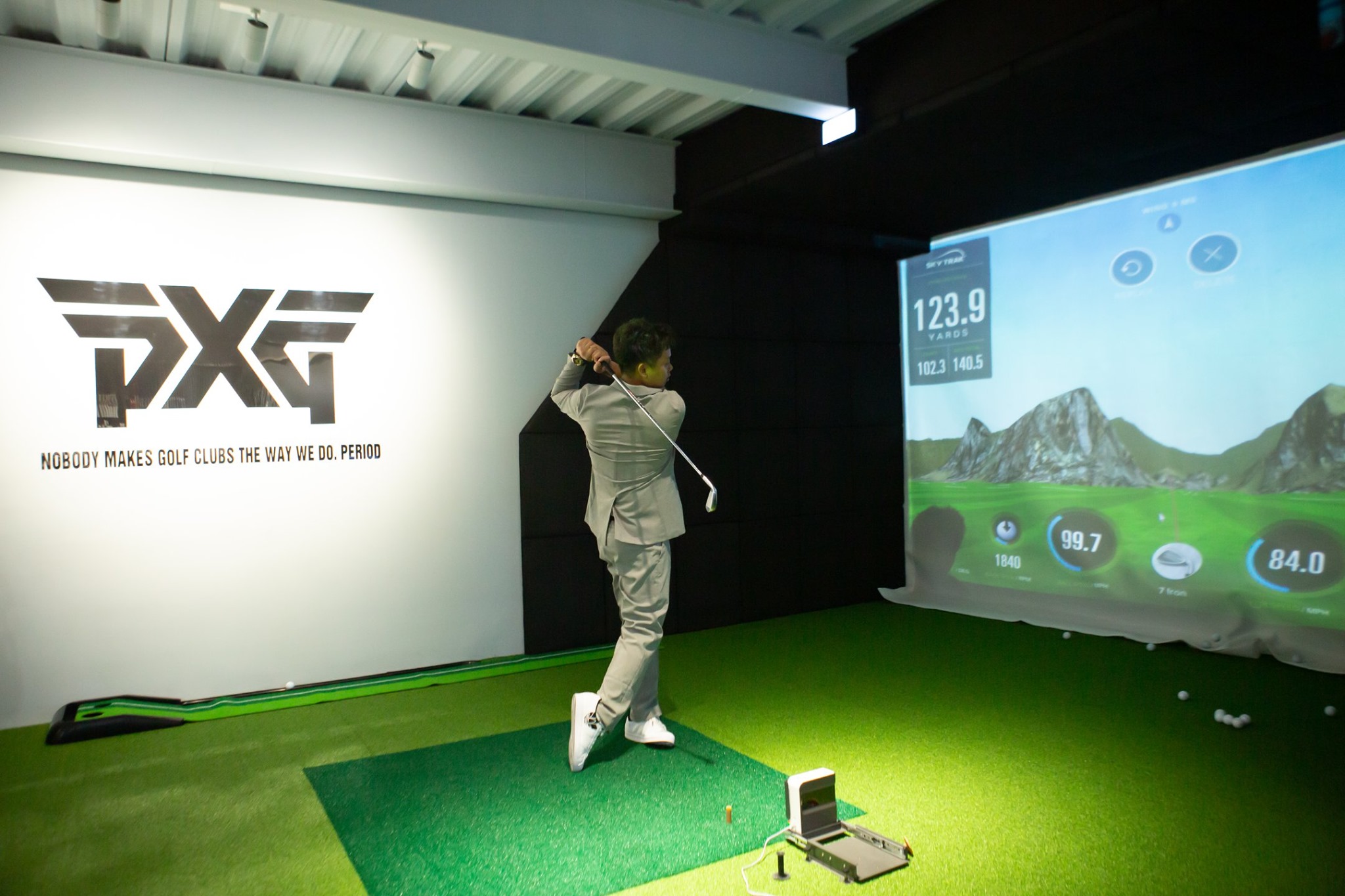 HỆ THỐNG GOLFVIET 3 Hệ thống golf mô phỏng 3D tại nhà