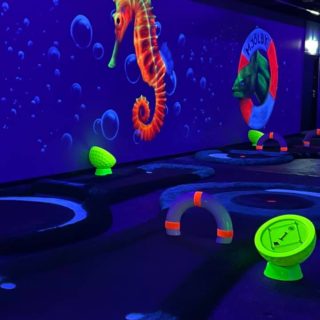 BLACKLIGHT MINI GOLF 18 MainEvent Mjolby 3 320x320 1